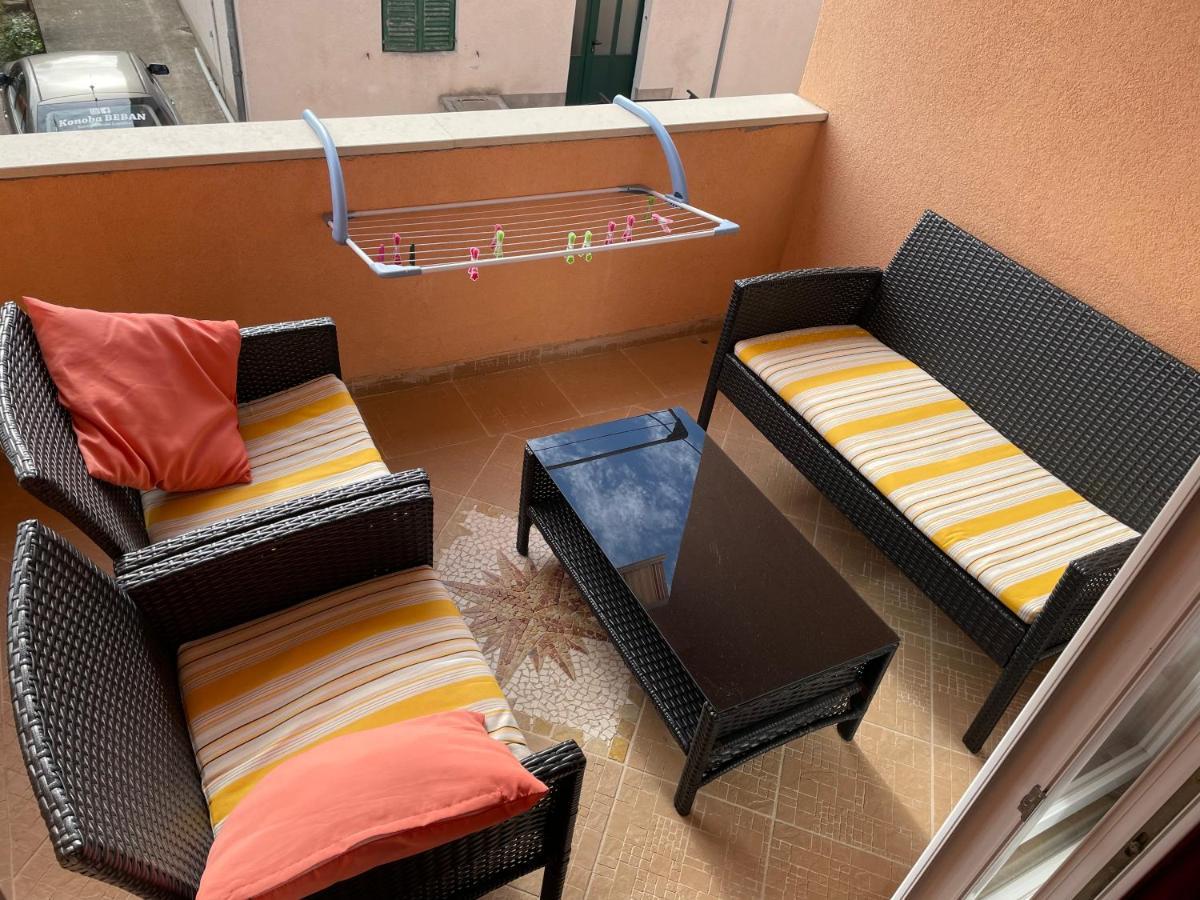 Apartments Dumina Murter Exterior photo