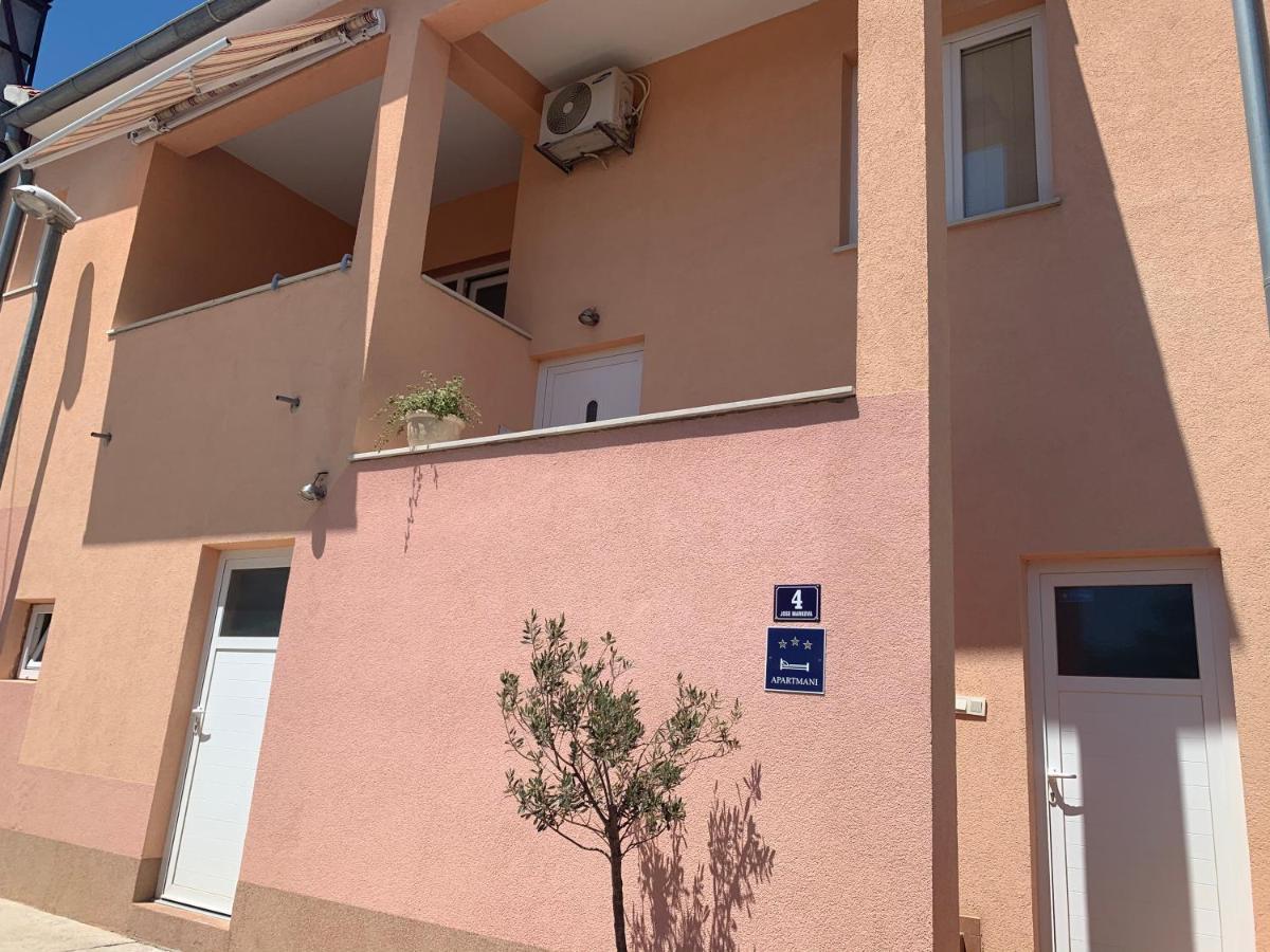 Apartments Dumina Murter Exterior photo